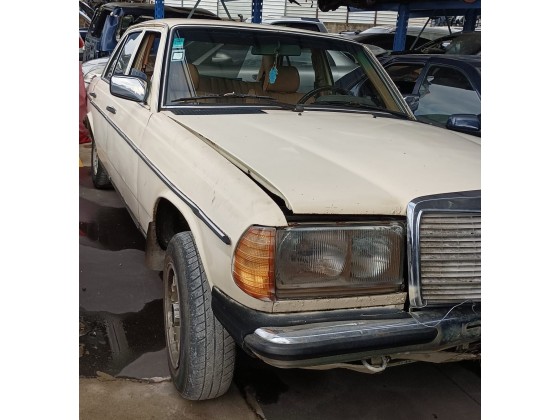 Mercedes W123 2.4D 1982 para peças